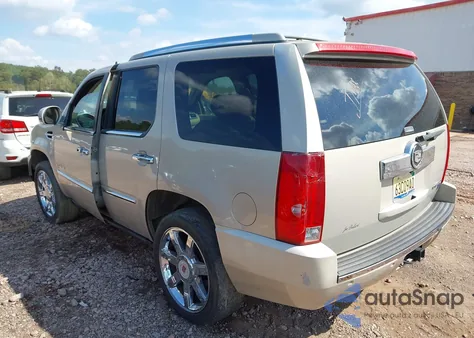2008 Cadillac Escalade Standard z USA, uszkodzony, nr VIN 1GYFK63828R223389